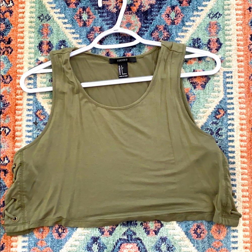 Cropped green tank top